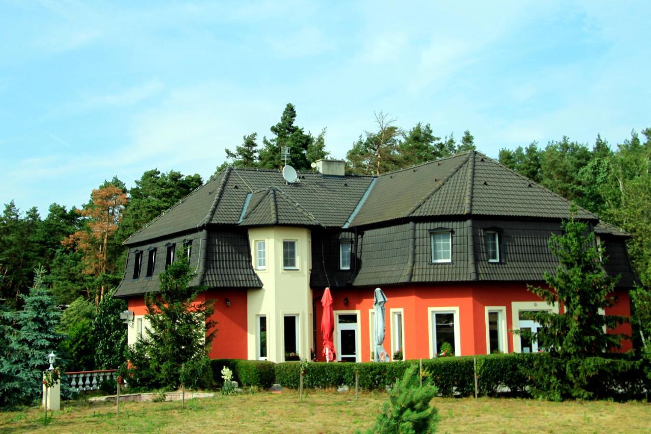 Penzion V Zalesi Hotel Mlada Boleslav Exterior photo